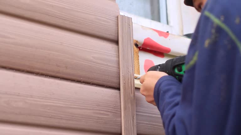 How To Choose The Right Materials for Your Siding Installation in 'Breckenridge Hills, MO